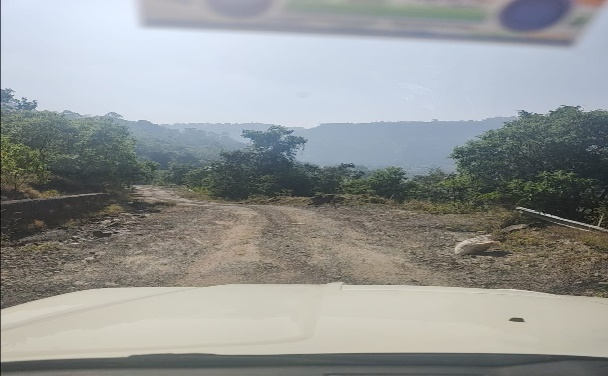 Road to villages of Kare Aam Rated